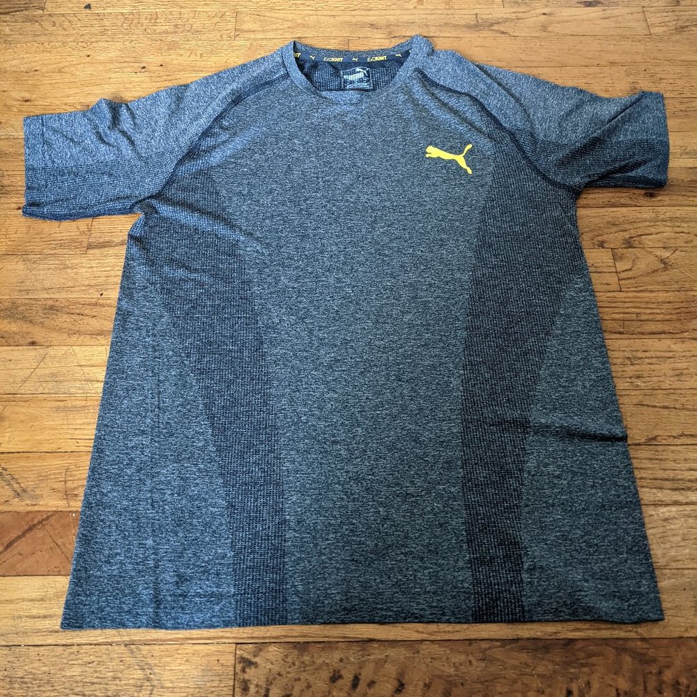 Puma tshirt - Size M
